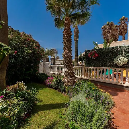 With A View Of The Community Garden Apartment *